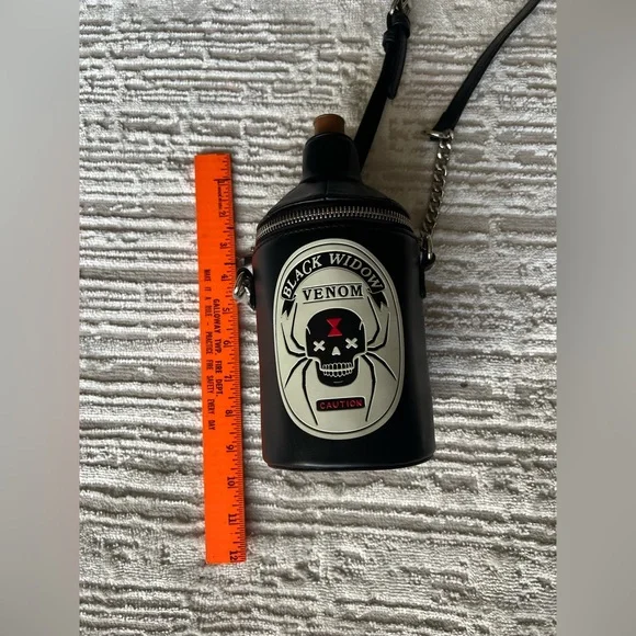 Fine By Me Black Widow Venom Skull Crossbody Bag - Picture 5 of 6
